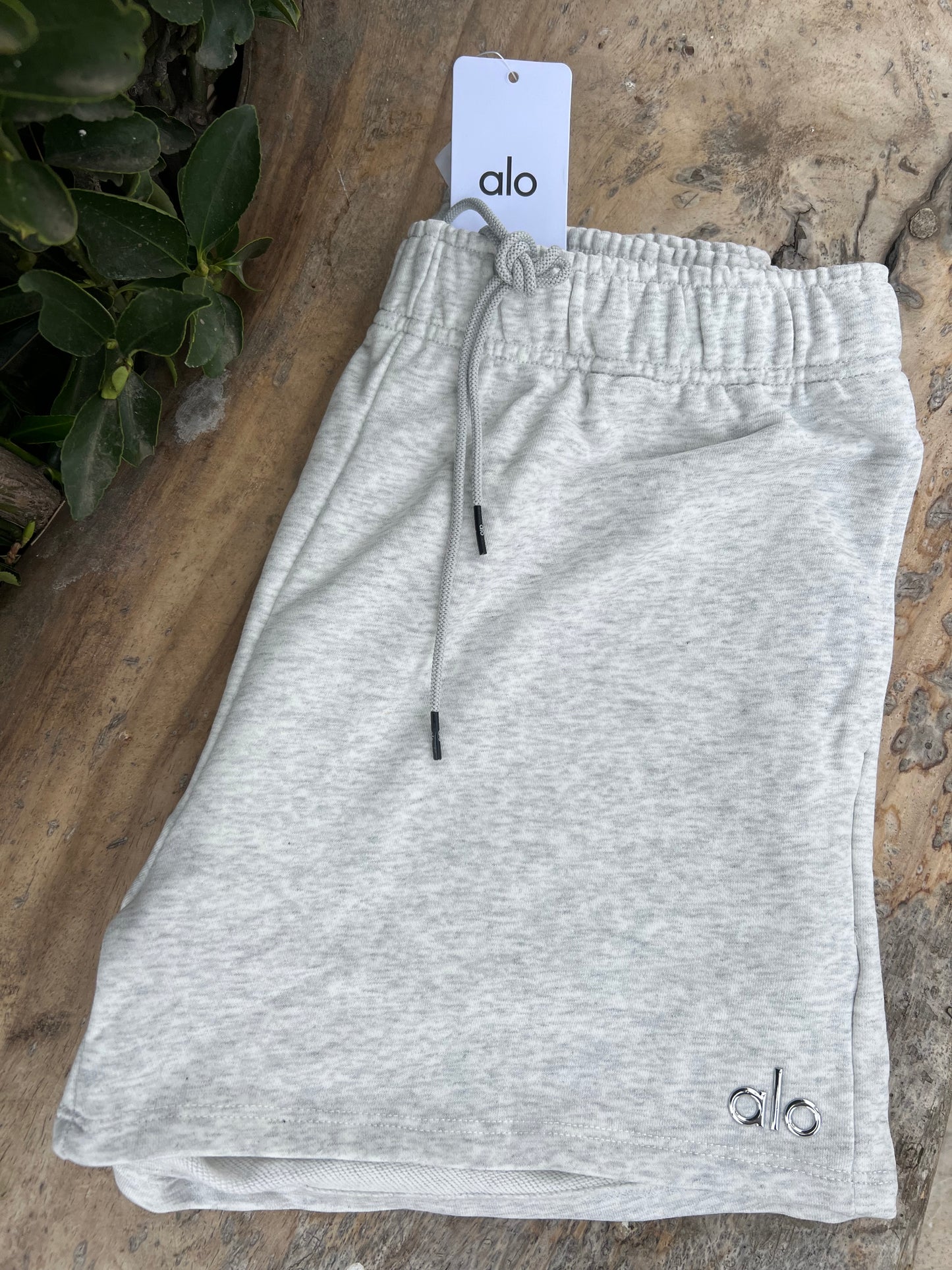 Alo shorts grey
