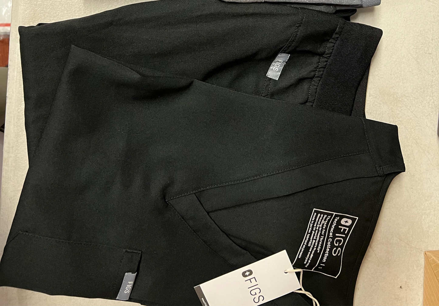 Scrubs black