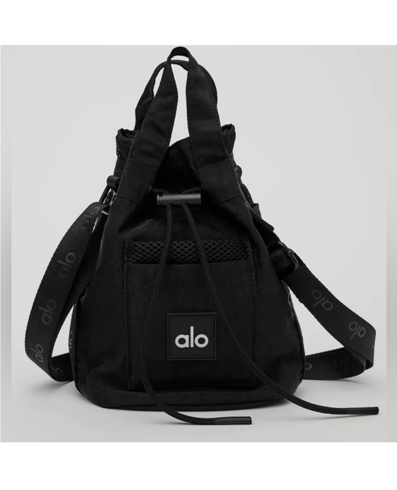 Alo bucket bag black