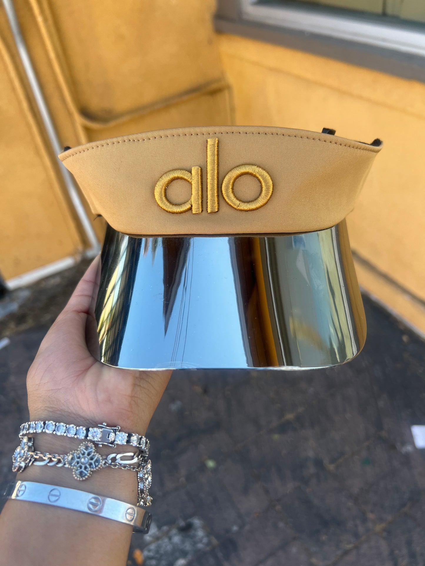 Alo visor brown