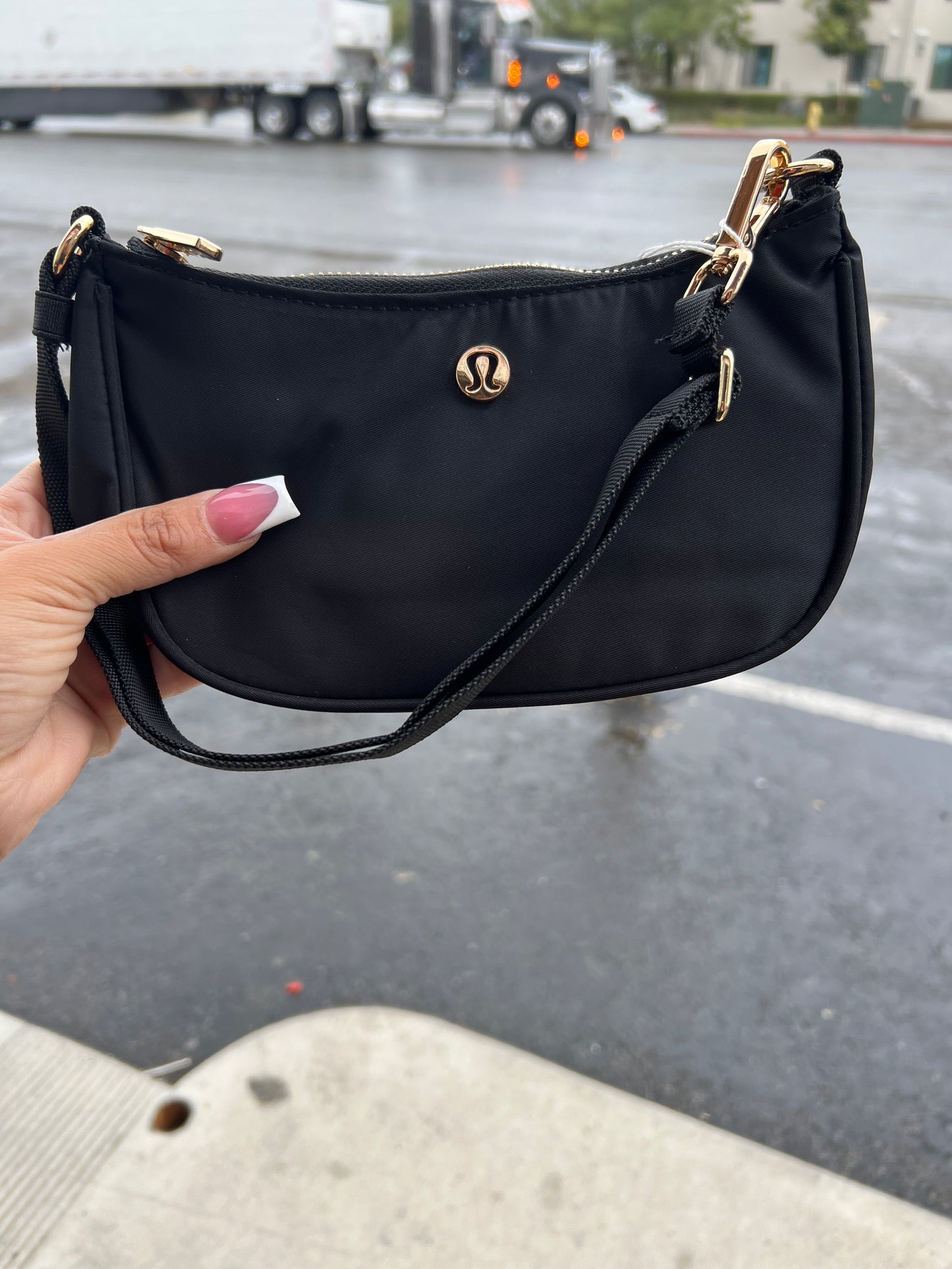 Lulu mini shoulder bag